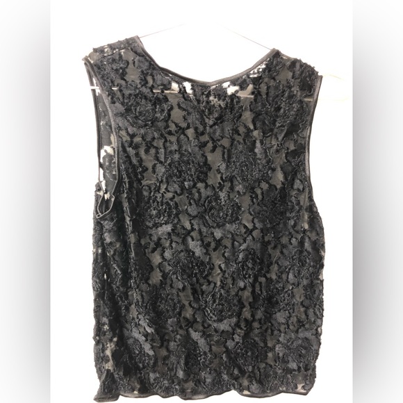 No name black lace tank top - Picture 3 of 3
